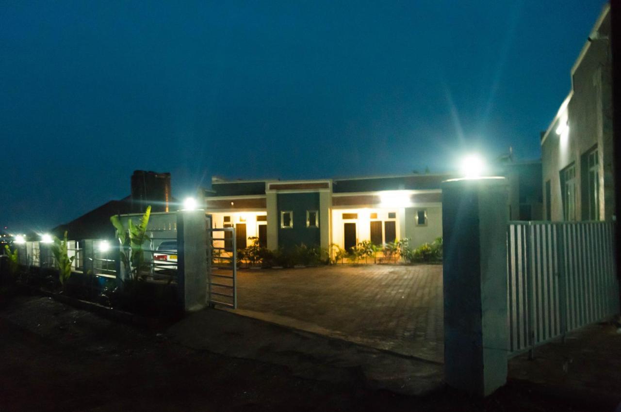 Avisha Town Hotel Кигали Экстерьер фото