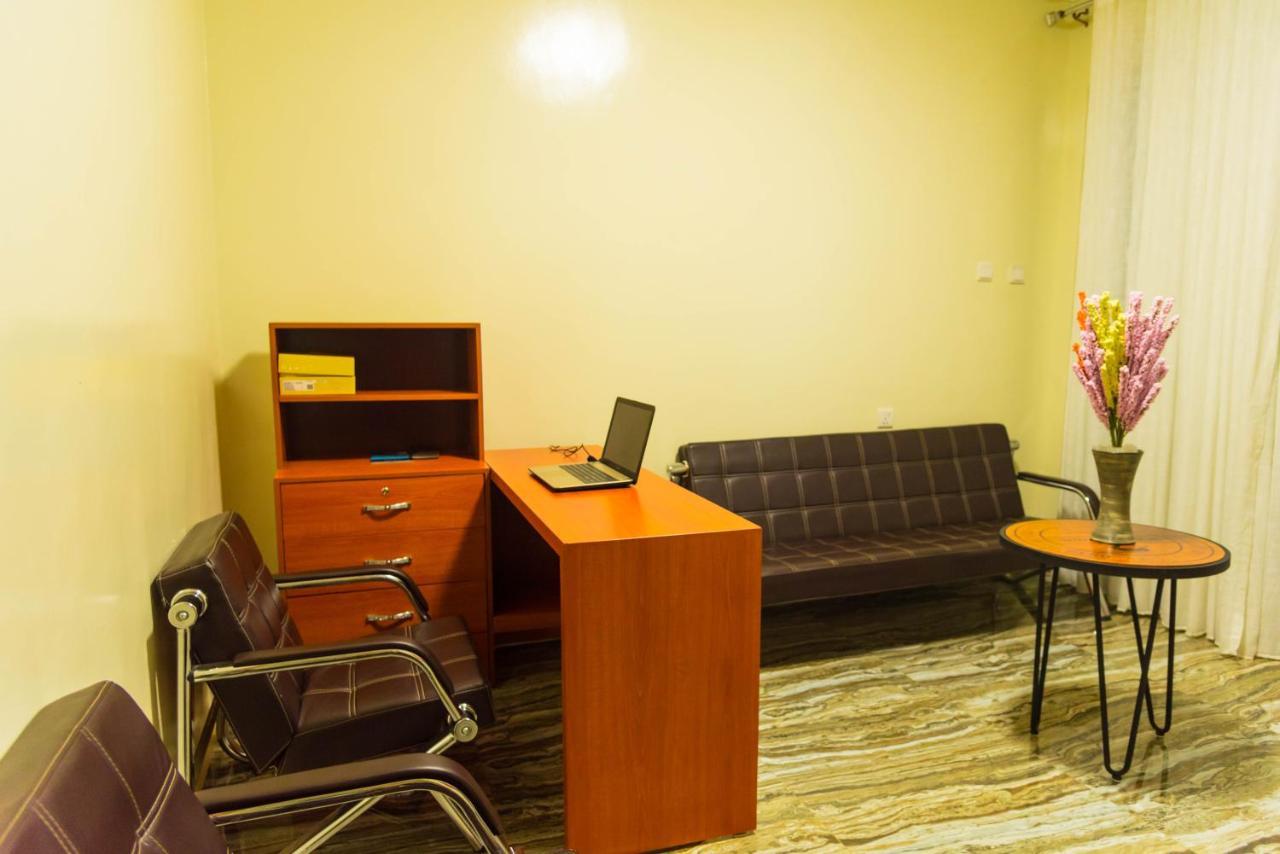 Avisha Town Hotel Кигали Экстерьер фото