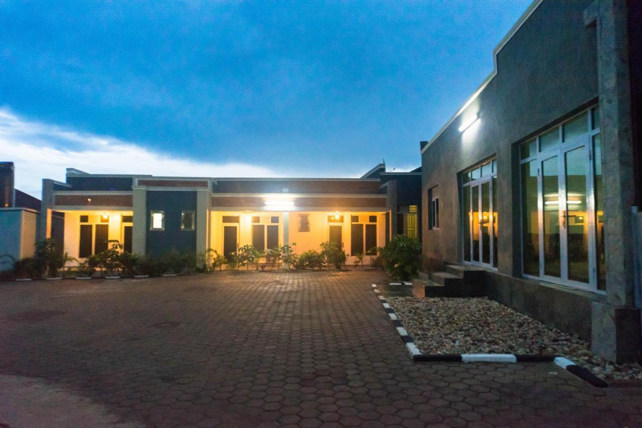 Avisha Town Hotel Кигали Экстерьер фото