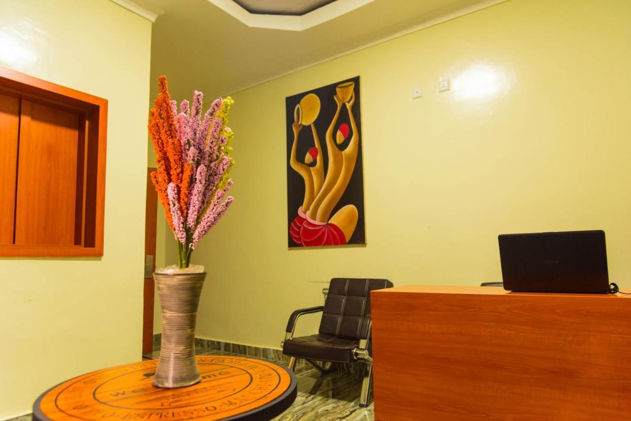 Avisha Town Hotel Кигали Экстерьер фото